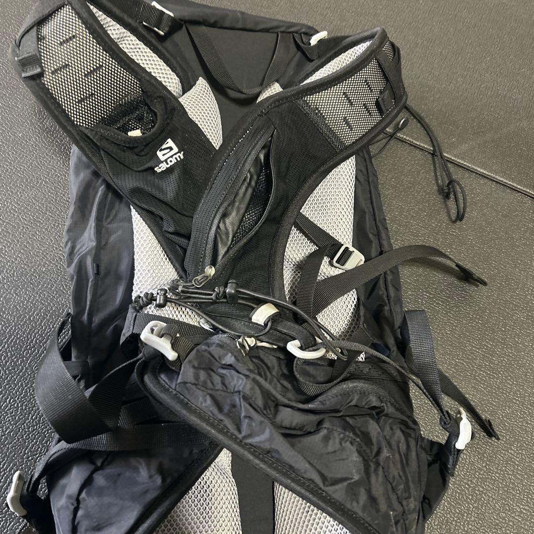 Salomon トレイルランニング バックパック