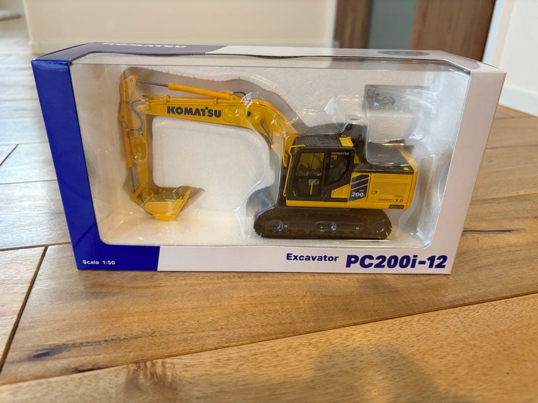Komatsu PC200i-12 限定版ミニカー　バックホウ
