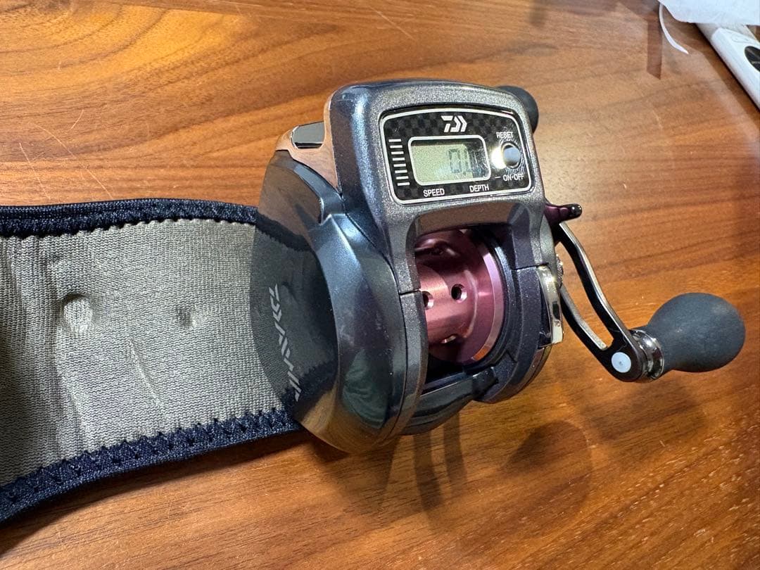 ダイワ　紅牙　ICS 103 右巻き　リールポーチ付き