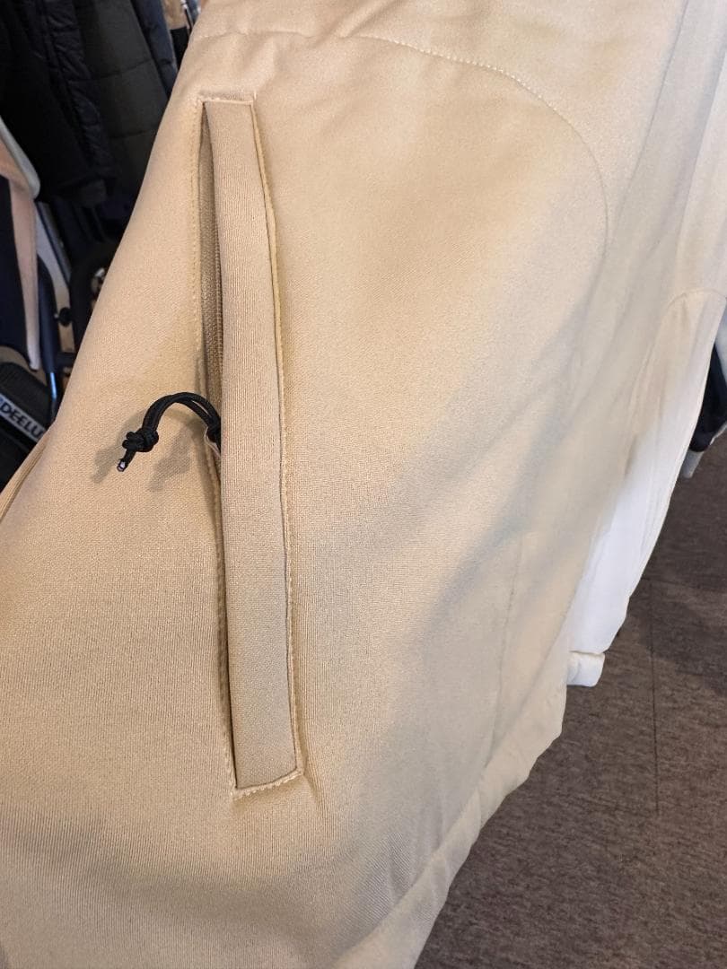 スノーボード　ウエアー　撥水クルーネック　HELL　Ｍサイズ