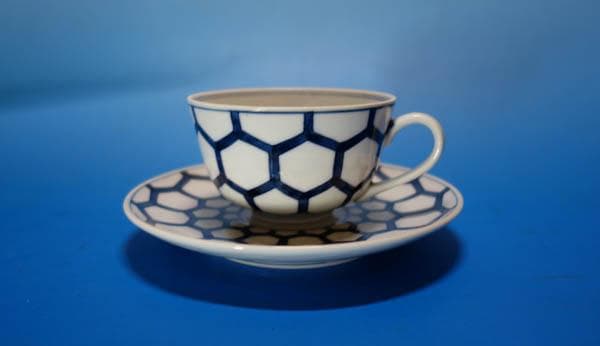 有田焼　村上玄輝　 染付　亀甲文 六角紋　カップ＆ソーサー　碗皿 2202