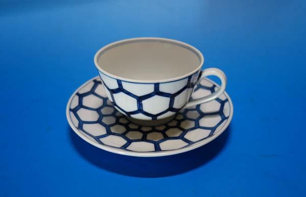 有田焼　村上玄輝　 染付　亀甲文 六角紋　カップ＆ソーサー　碗皿 2202