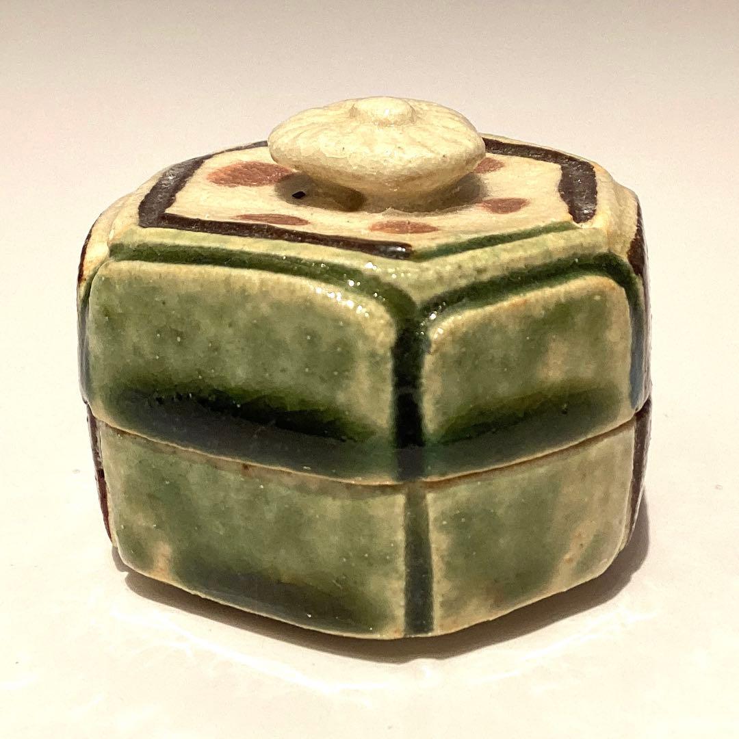 加藤芳右衛門 織部 亀甲香合