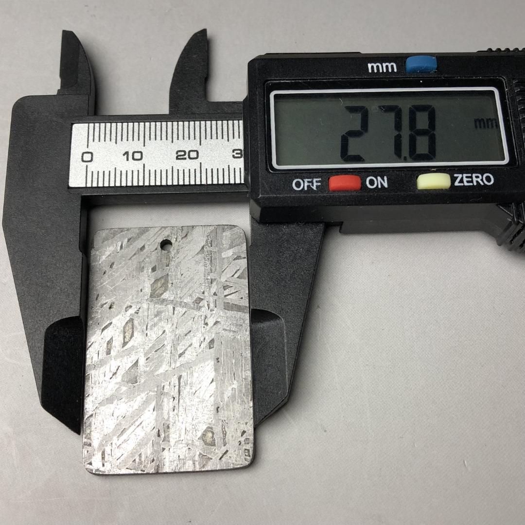アルタイ隕石　 鉄隕石　メテオライト　ペンダントトップ　重さ約27ｇ