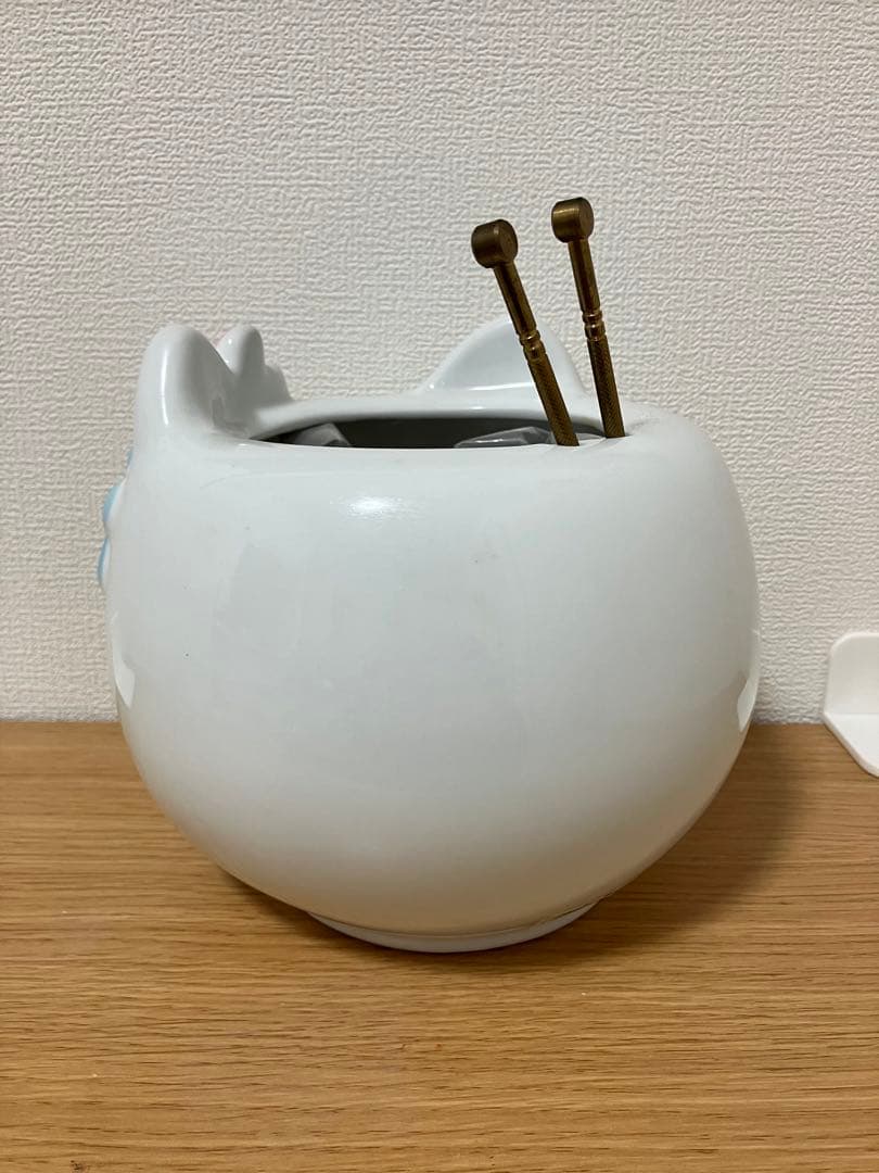 ハローキティ　火鉢風インテリア　陶器製　フェイス型　1998年製