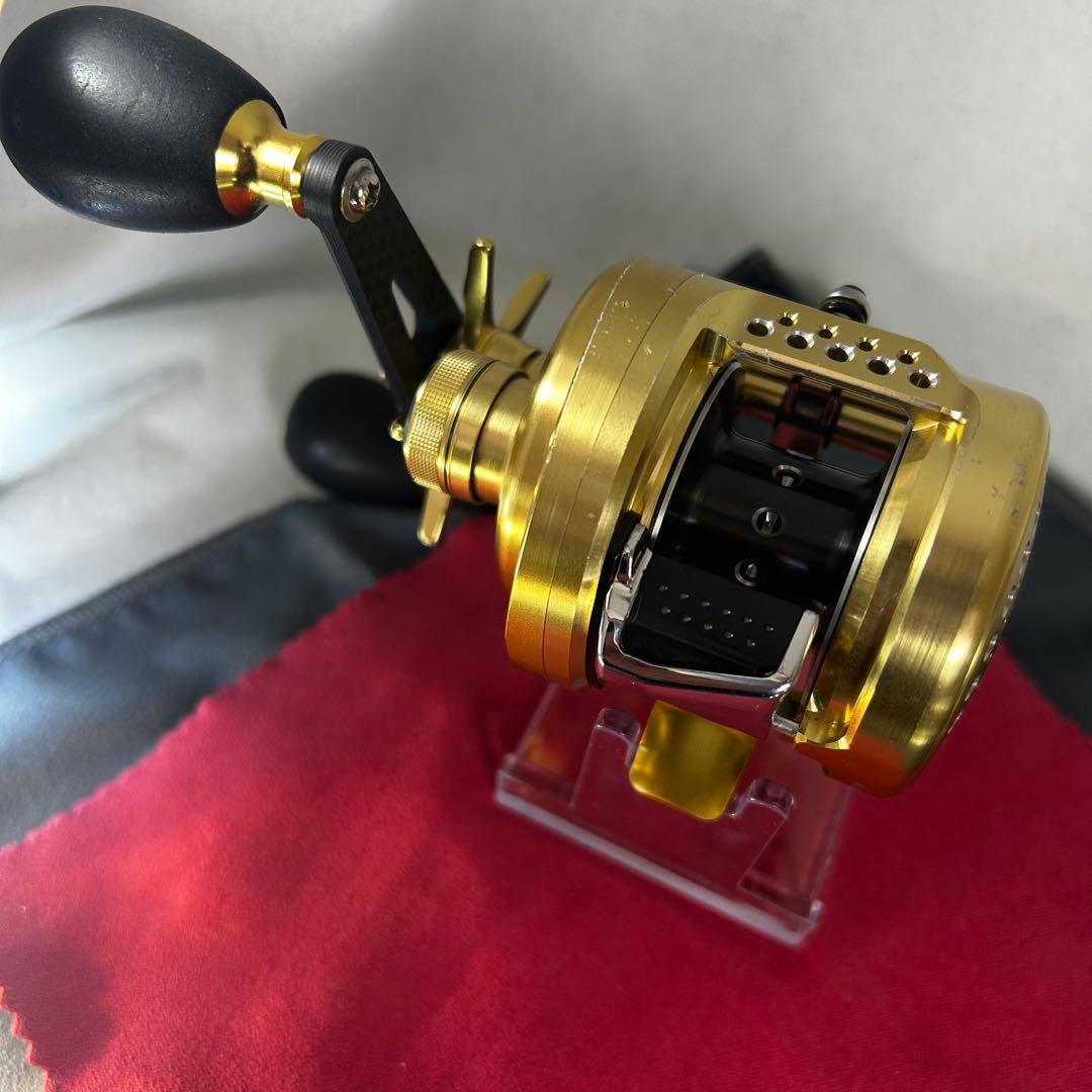 シマノ　15カルカッタコンクエスト201HG ZPIイナーシャロング102mm