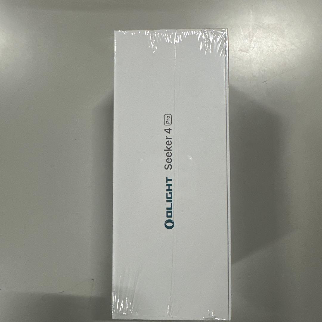 新品未開封　OLIGHT(オーライト) Seeker 4 Pro LEDライト