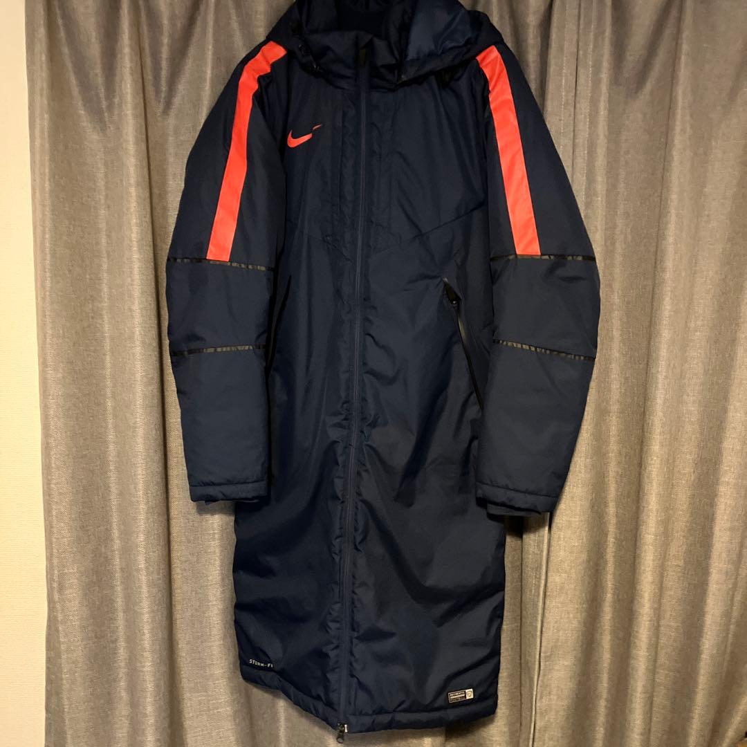 ナイキ　ベンチシートです 紺色×赤
