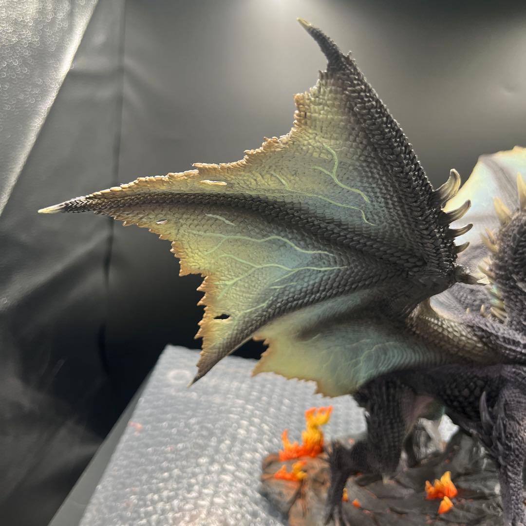 カプコン フィギュアビルダークリエイターズモデル 煌黒竜 アルバトリオン