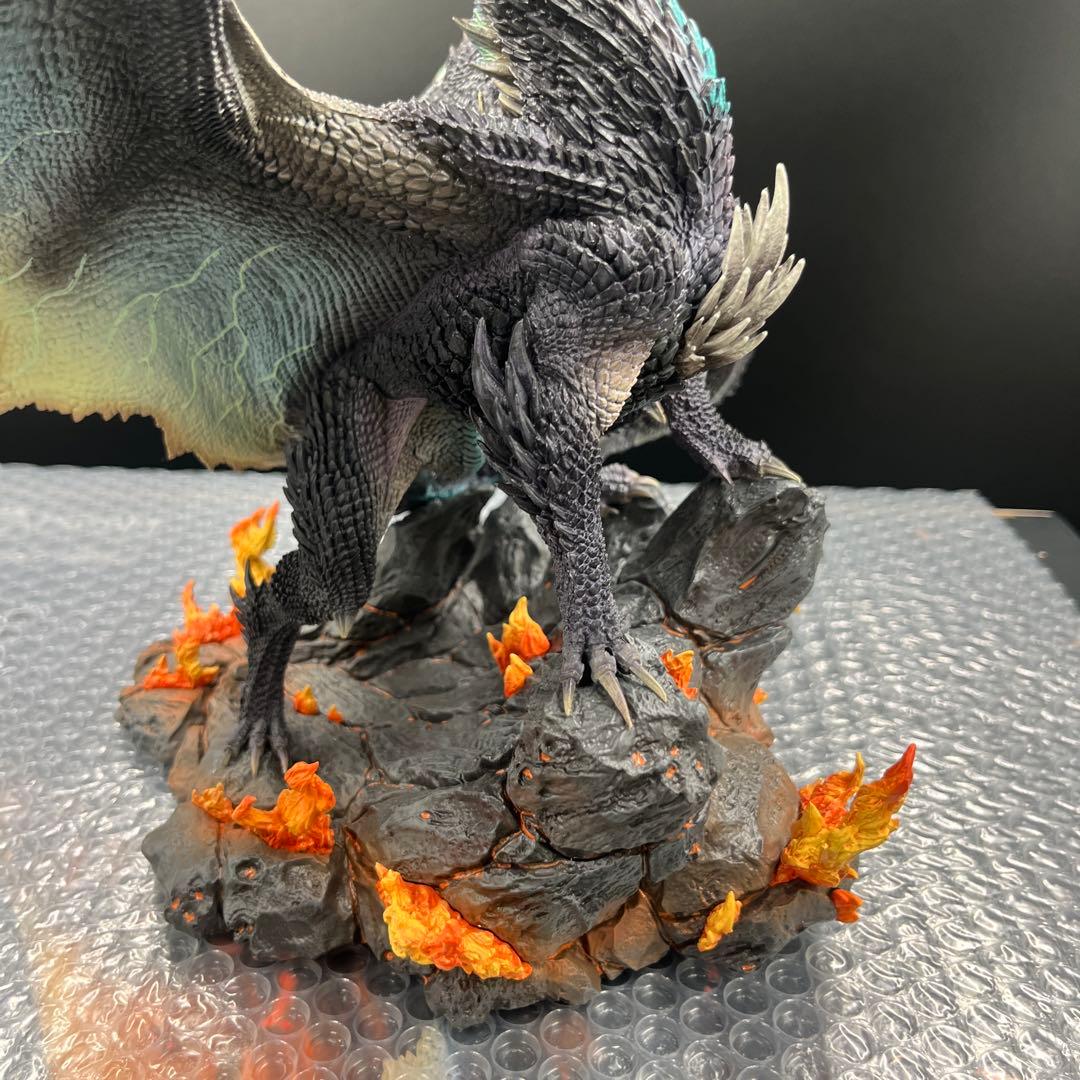 カプコン フィギュアビルダークリエイターズモデル 煌黒竜 アルバトリオン