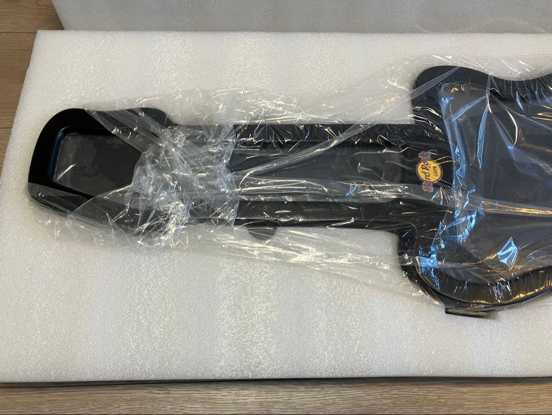 ゆっくん【未使用新品】ハードロックカフェ ギターケース型ピンボード