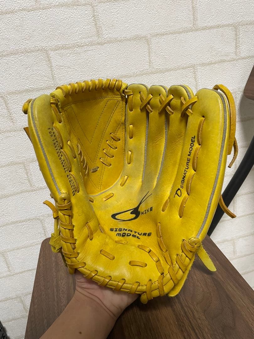 ダルビッシュ有モデル 投手グローブ