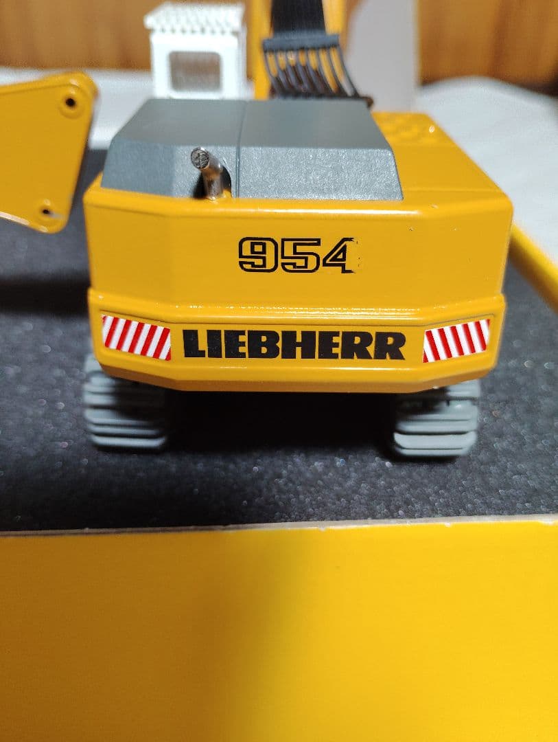 LIEBHERR R954BV解体機　絶版