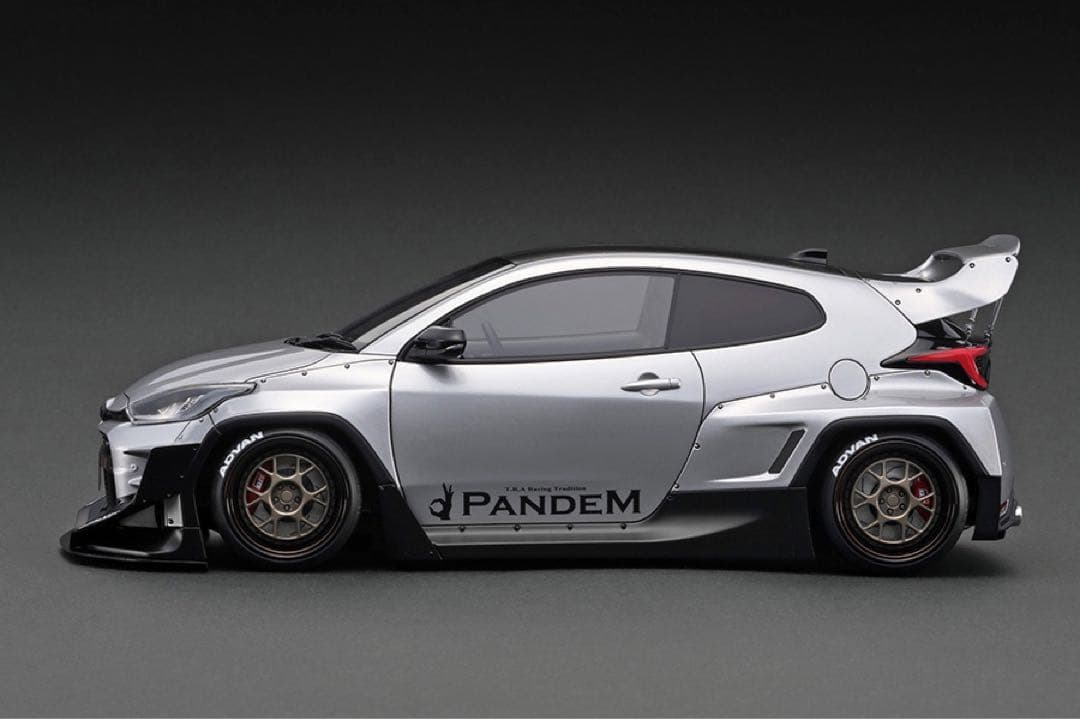 イグニッションモデル IG2904 YARIS (4BA) Silver ヤリス