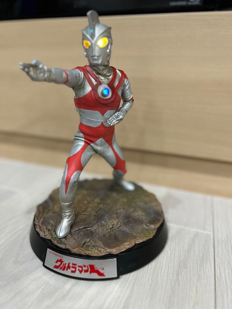 ウルトラマンエース　海外製フィギュア　スタチュー　特撮　ウルトラマンA