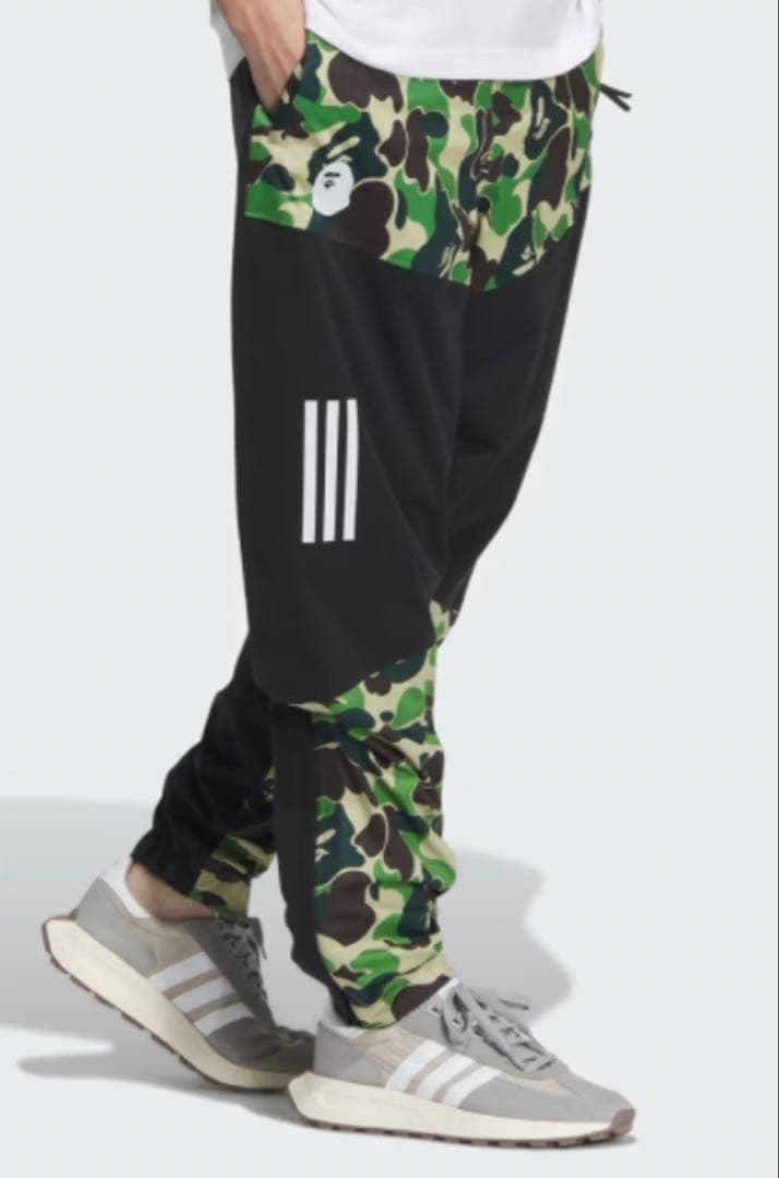 A BATHING APE×adidasWINDRDYソフトシェルジョガーパンツ