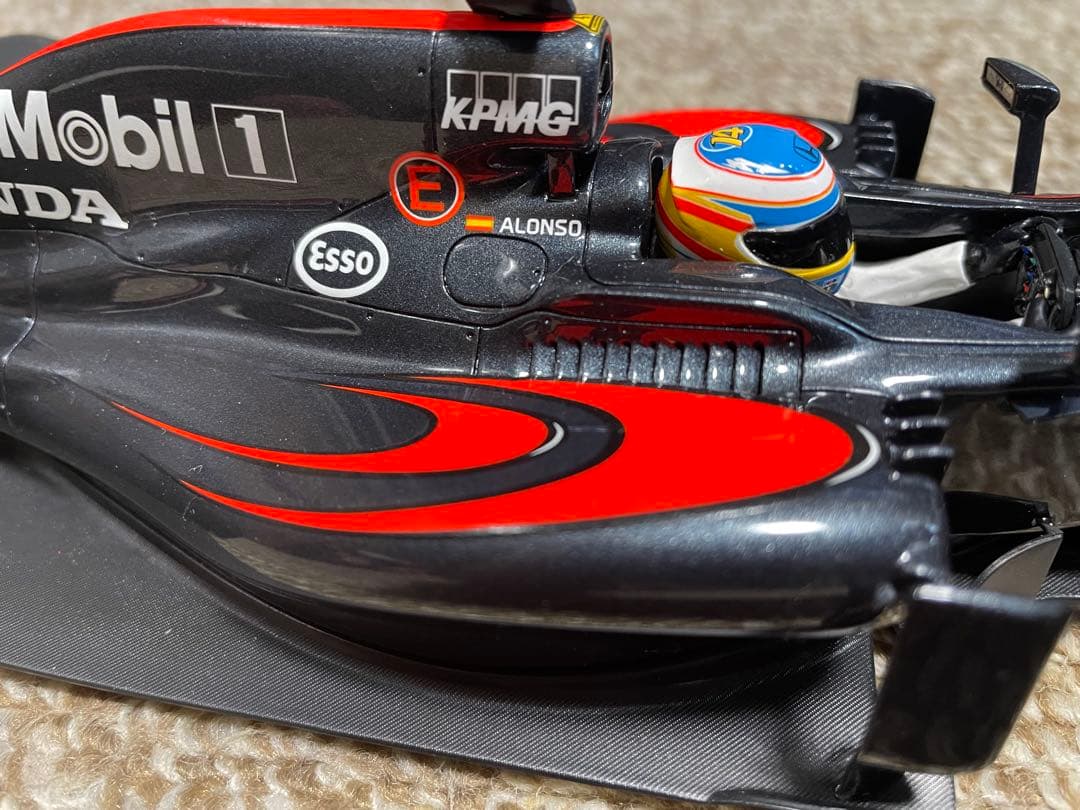 F1 マクラーレンmp4-30 1/18アロンソ