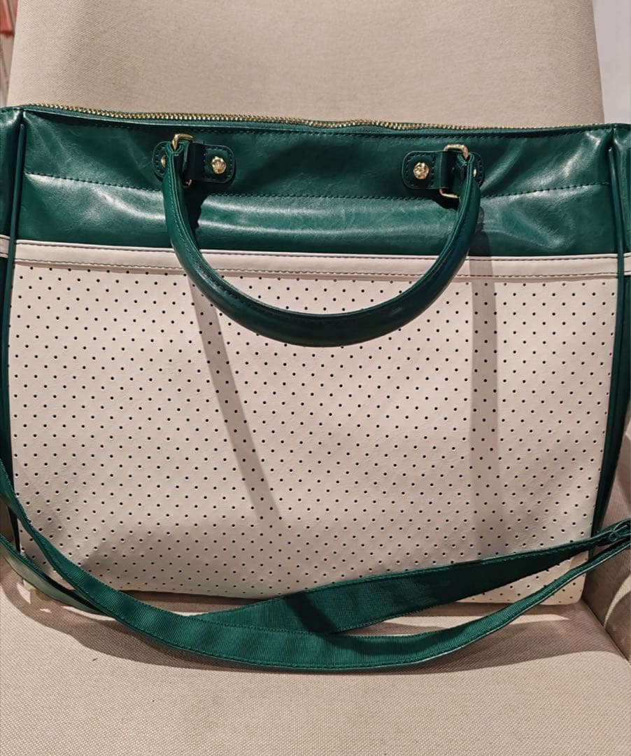 完売品Adidas ボウリングバッグ ホワイト*グリーン　JC5689