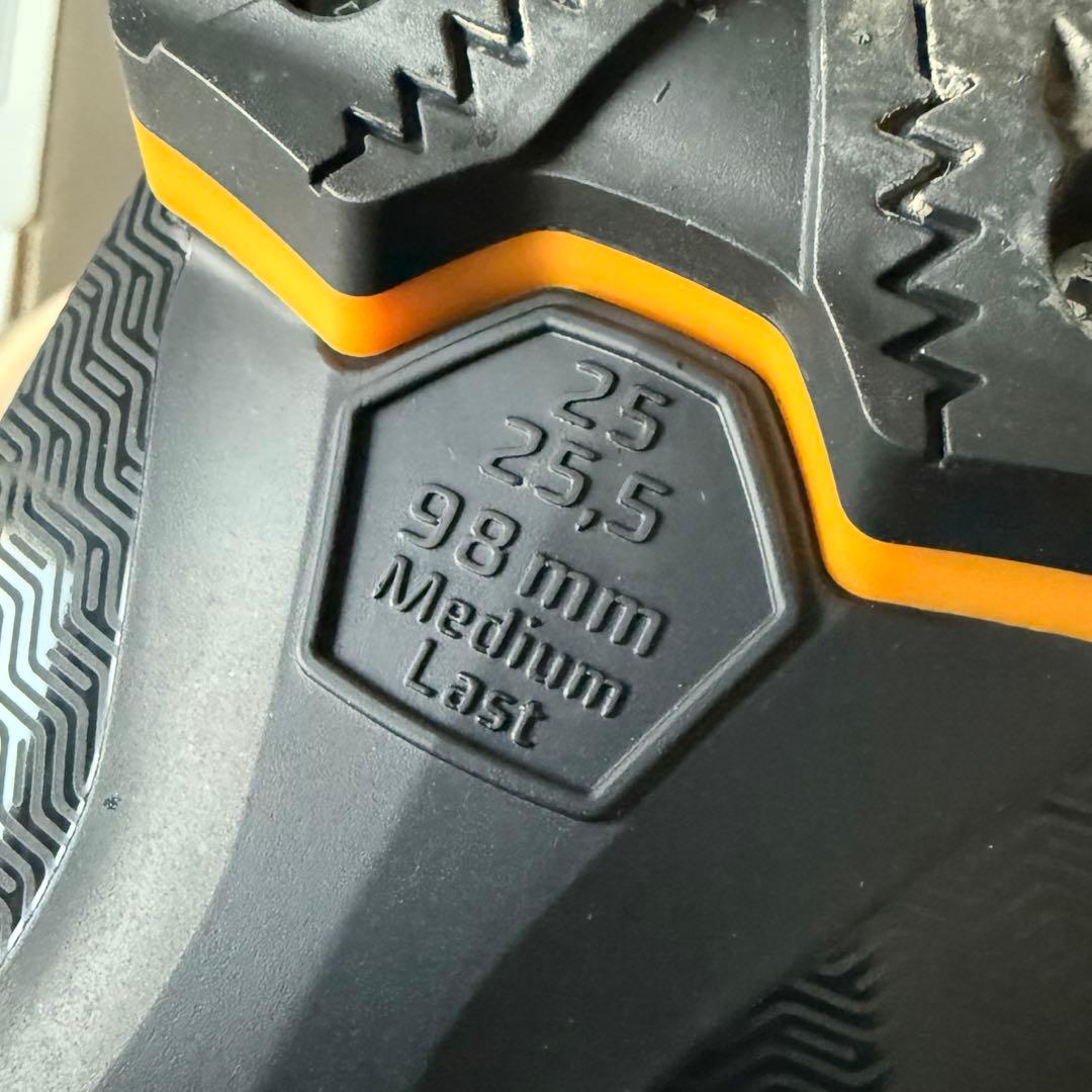 美品(一日) Atomic Hawx Prime100 25-25.5cm