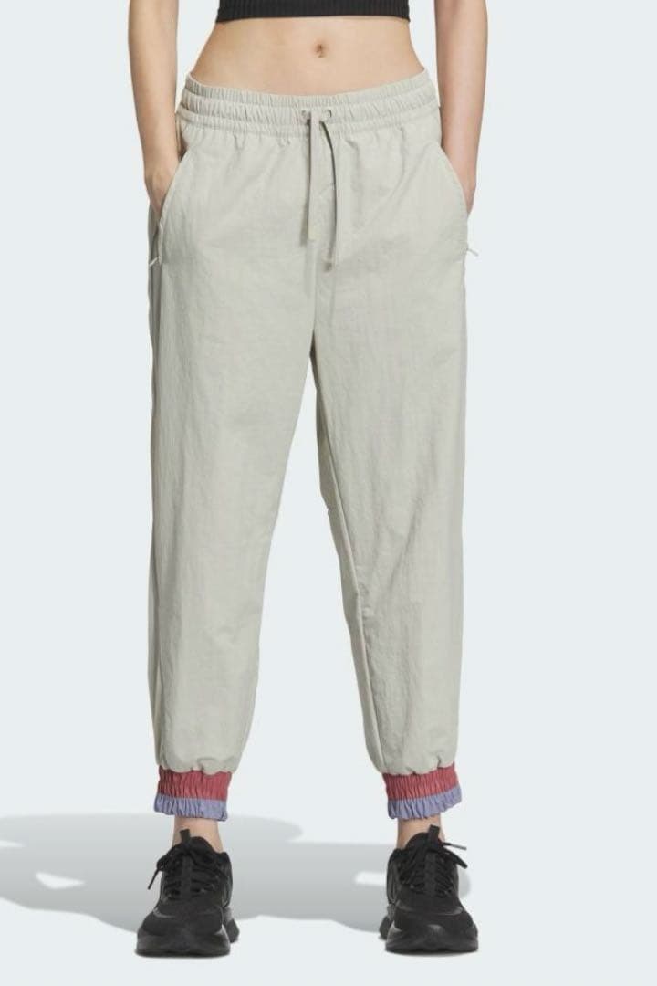 新品　adidas ウィンドブレーカー　上下セット　ナイロンパーカー　パンツ