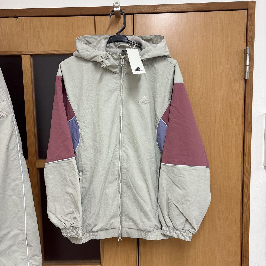 新品　adidas ウィンドブレーカー　上下セット　ナイロンパーカー　パンツ