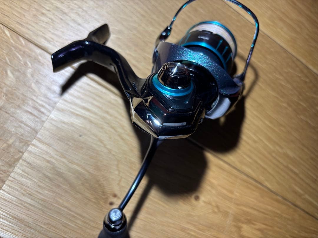 エメラルダス RX FC LT2500S スピニングリール