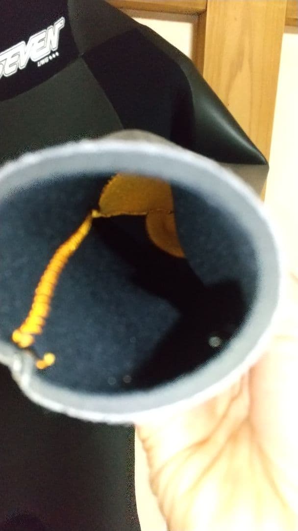 新品同様　セブン　セミドライ　サーフィン　ウェットスーツ　裏起毛