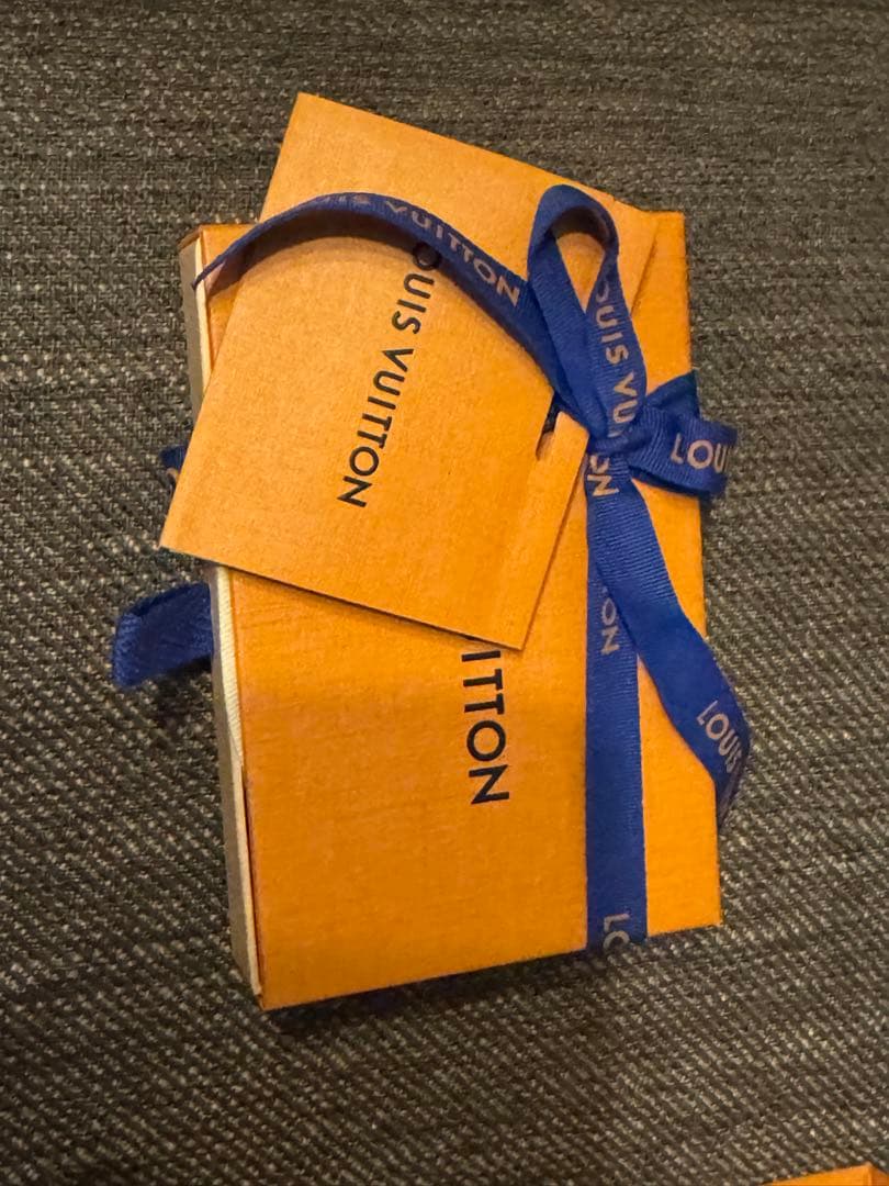 Louis Vuitton テニスラケット型キーホルダー