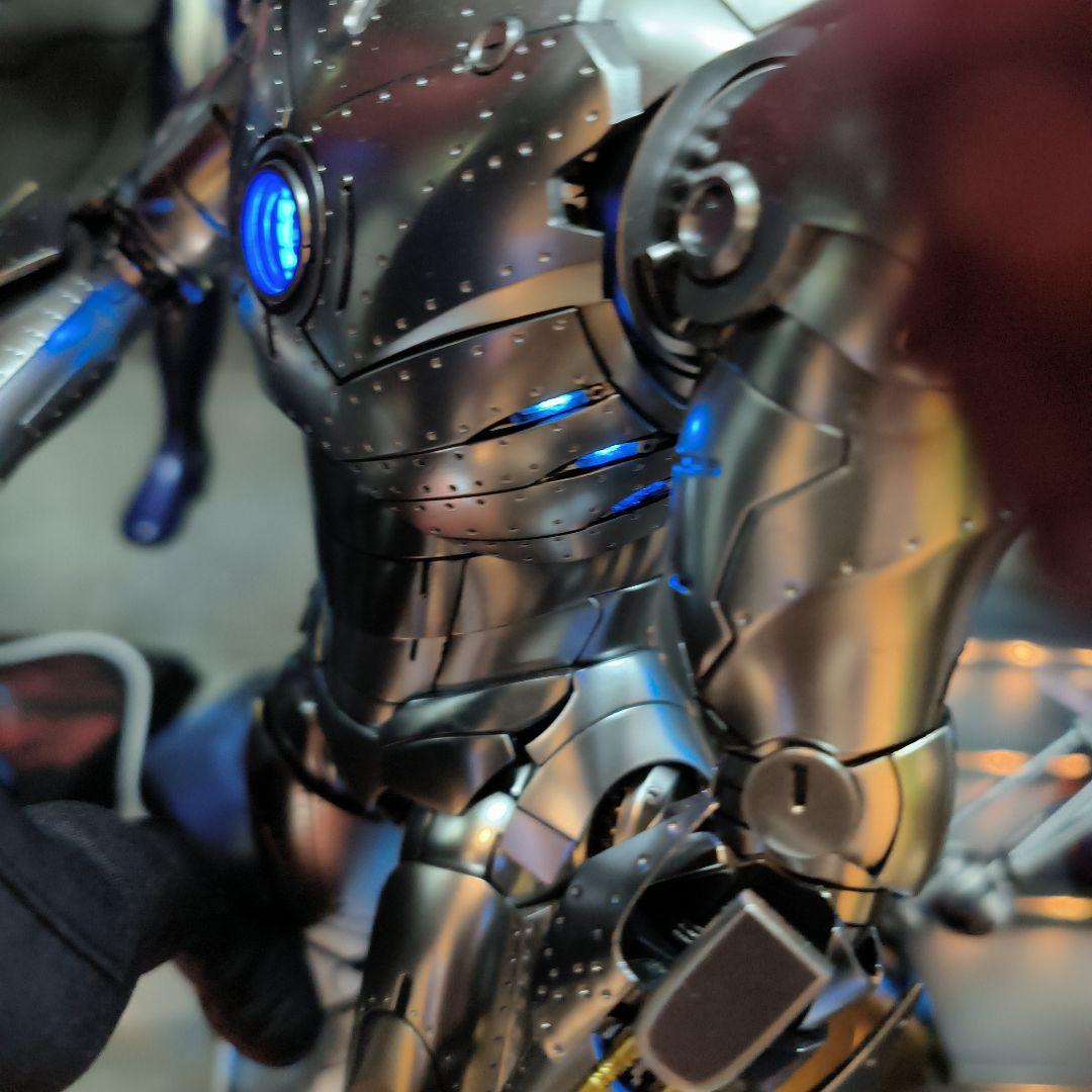 ホットトイズ　アイアンマン　マーク2 スペシャルエディション 点灯カスタマイズ品