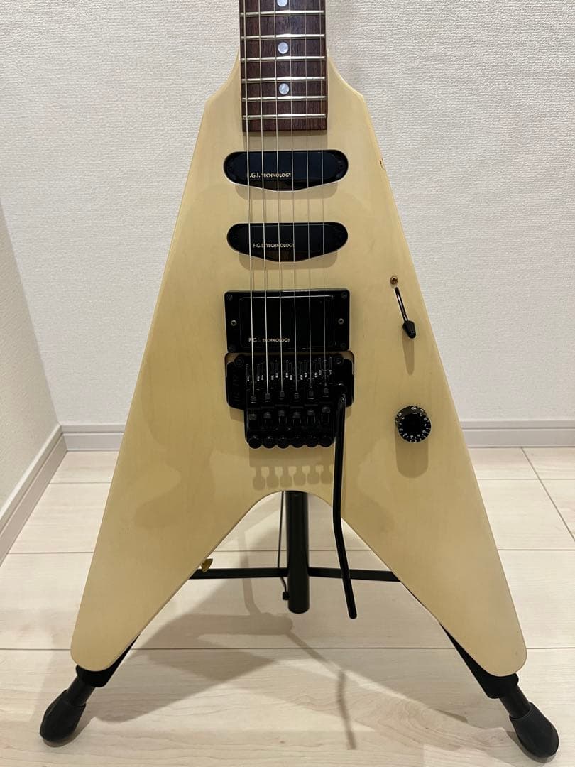 FERNANDES フライングV タイプ