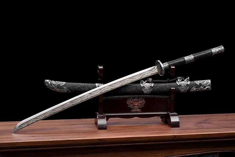 [刺繍春符龍] 繍春刀 牛尾刀 苗刀 手鍛造打 鋼刀 冷兵器 古兵器 両手刀