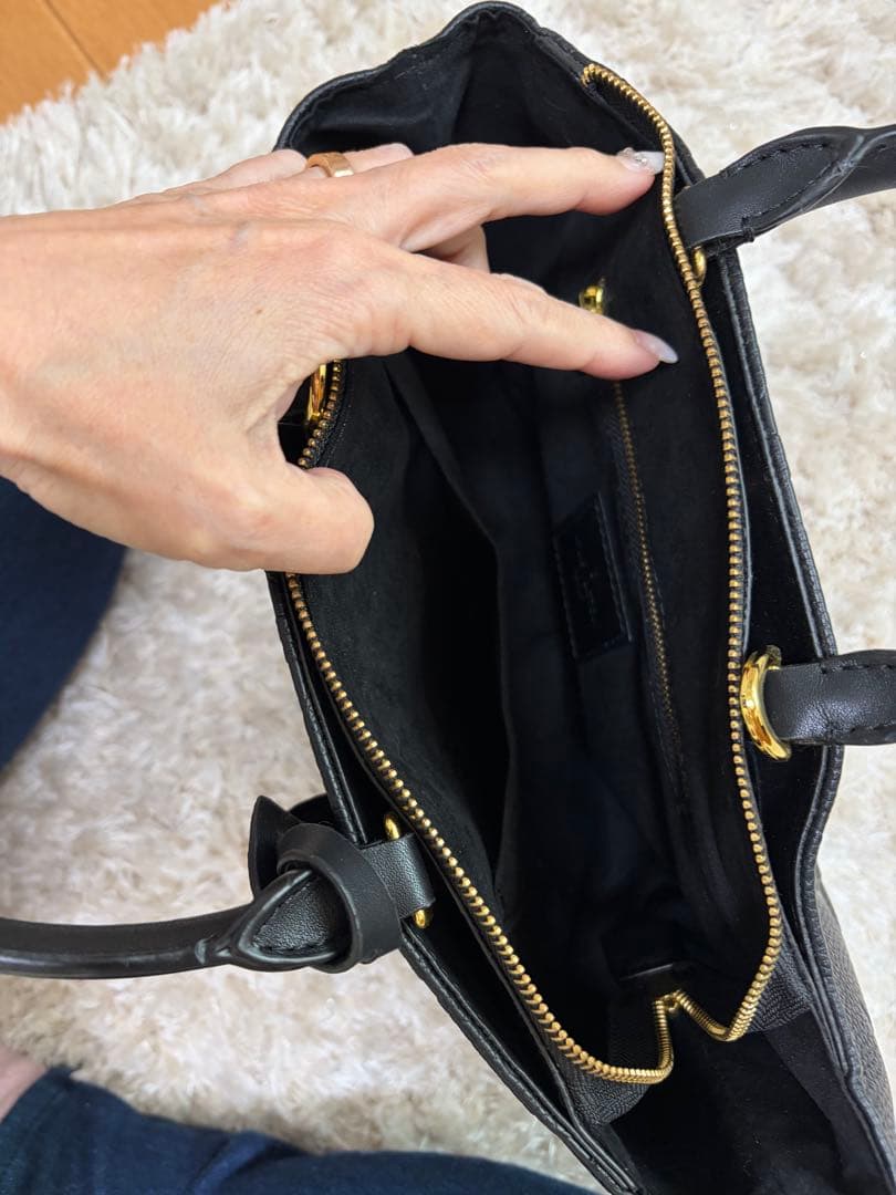 ブラックバック　ファスナー付