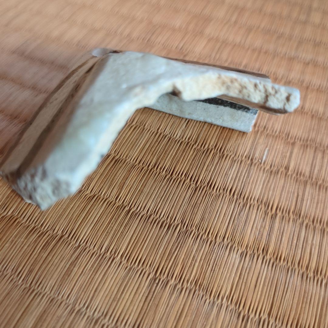 幾何学模様の陶器の破片　織部焼　織部　美濃　骨董品　古美術　志野