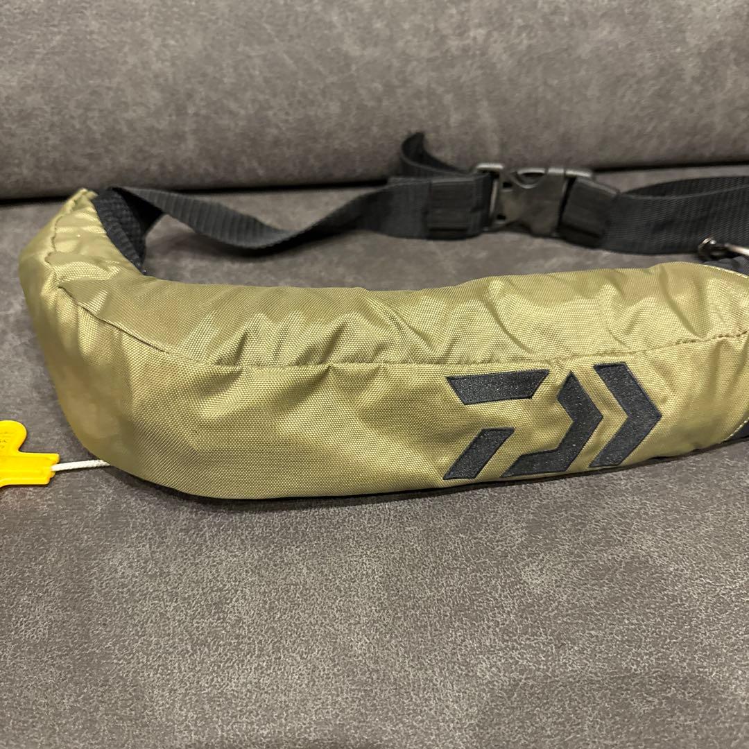 ダイワ DF-WA02型 ライフジャケット グレー