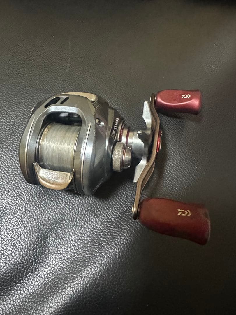ダイワ ベイトリール 右ハンドル