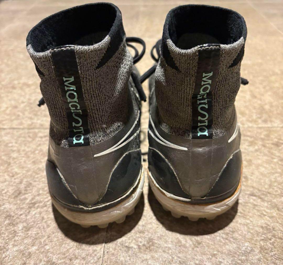 ナイキ マジスタオブラ　サッカー　トレーニングシューズ　フットサル