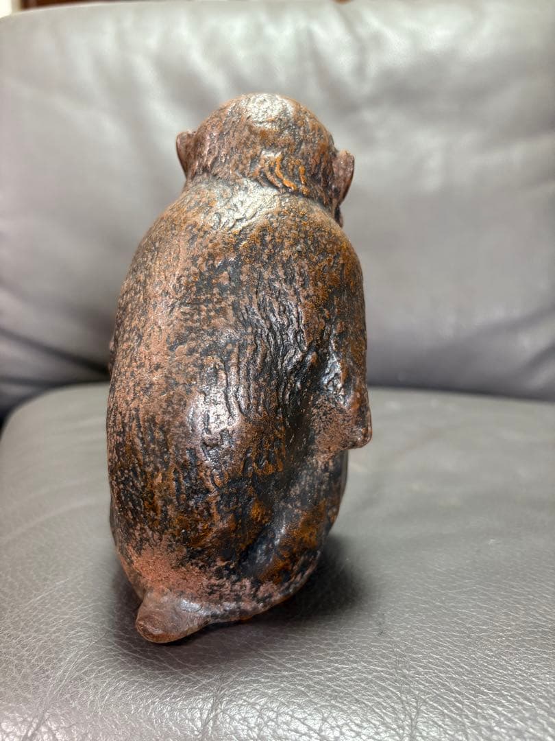 瓢箪を持つ猿　置物