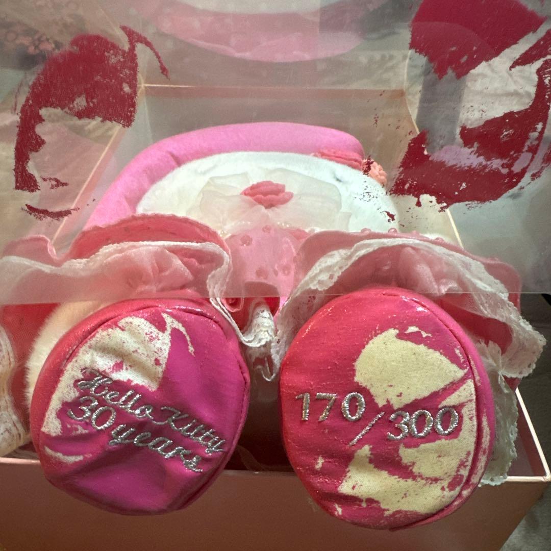 サンリオハローキティ ぬいぐるみ300体限定 30周年記念