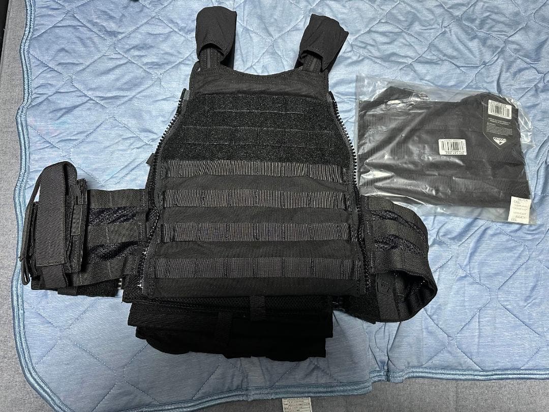 実物VELOCITY SYSTEMS プレートキャリア SCARAB LT