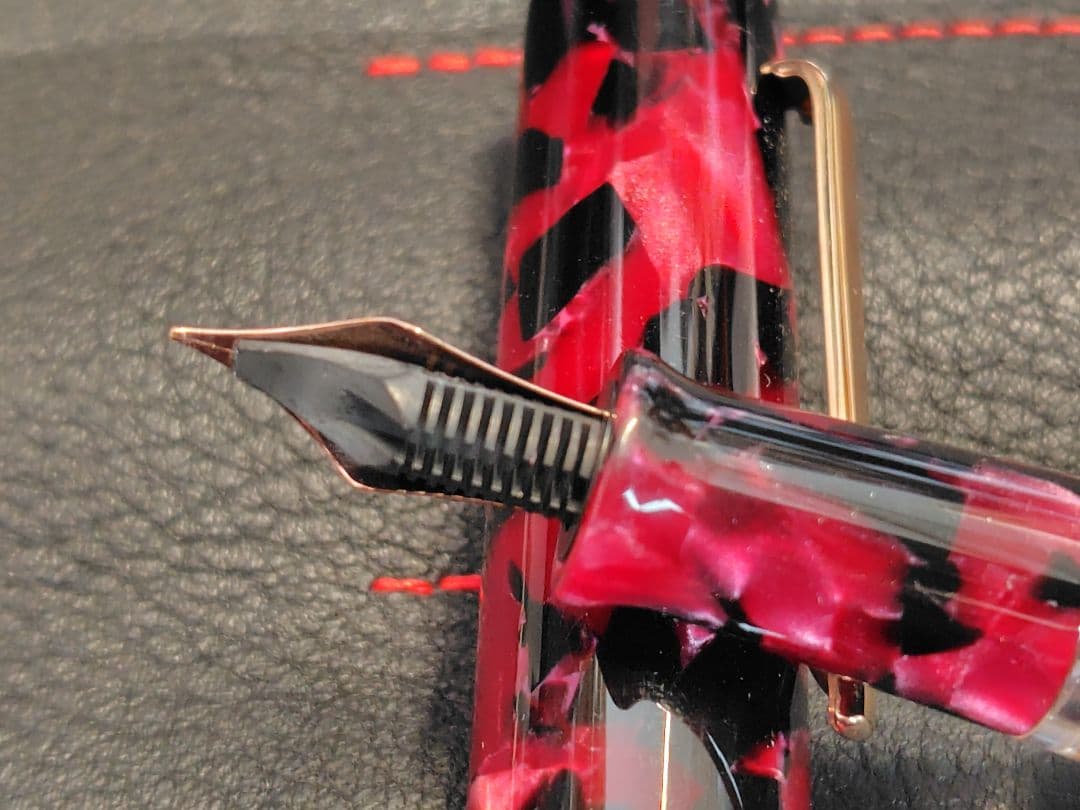 TWSBI 特別生産品 Draco（ドラコ）