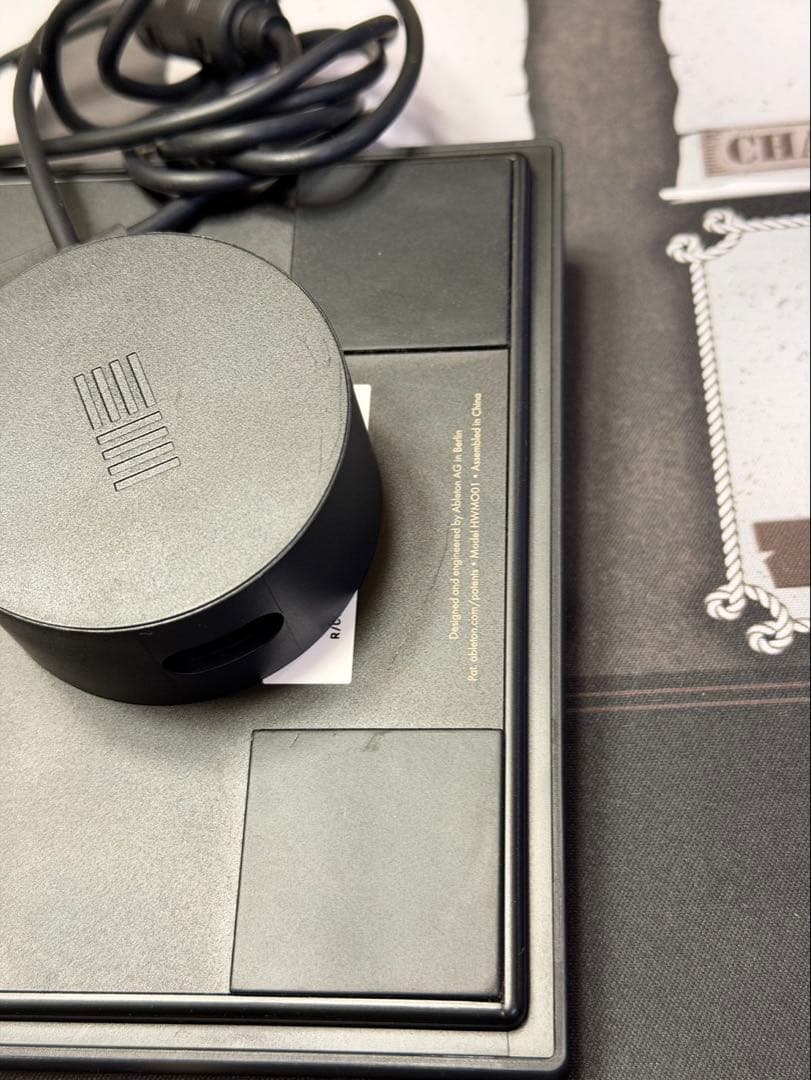 Ableton Move ライセンス未使用　デックセーバーとキャリングバッグ付き