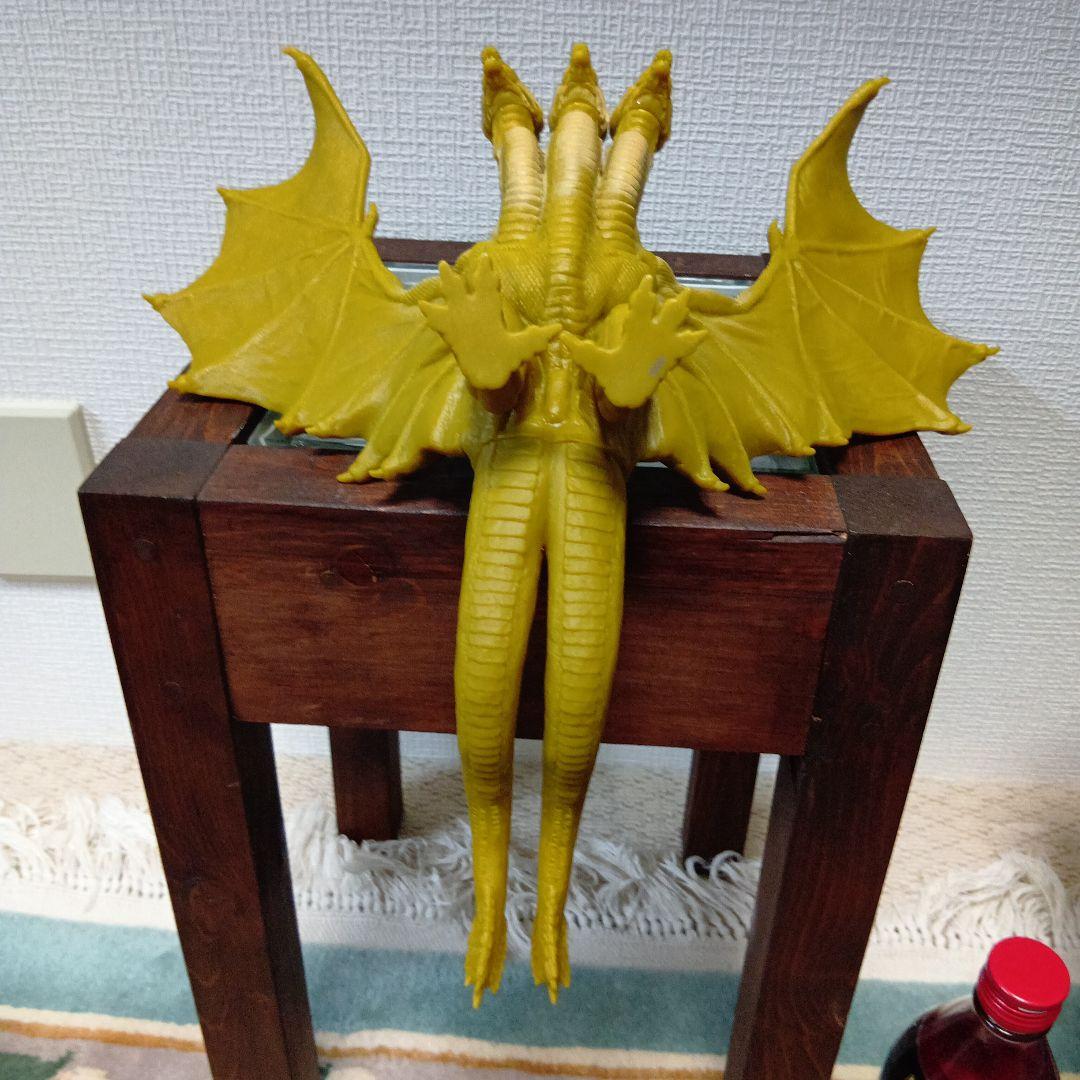 ゴジラ・キングギドラ フィギュア・リキュール激辛３点セット新品