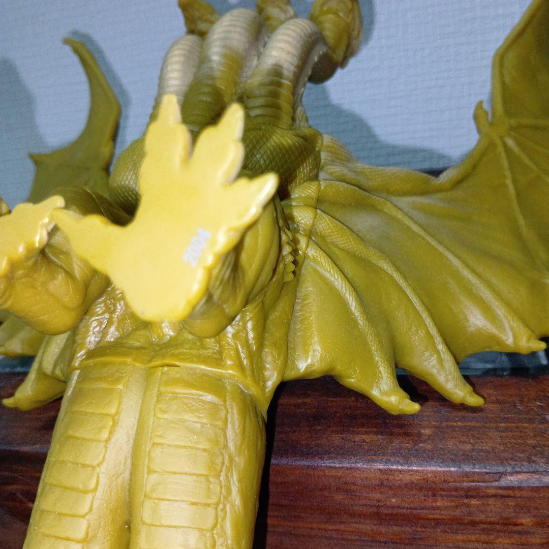 ゴジラ・キングギドラ フィギュア・リキュール激辛３点セット新品