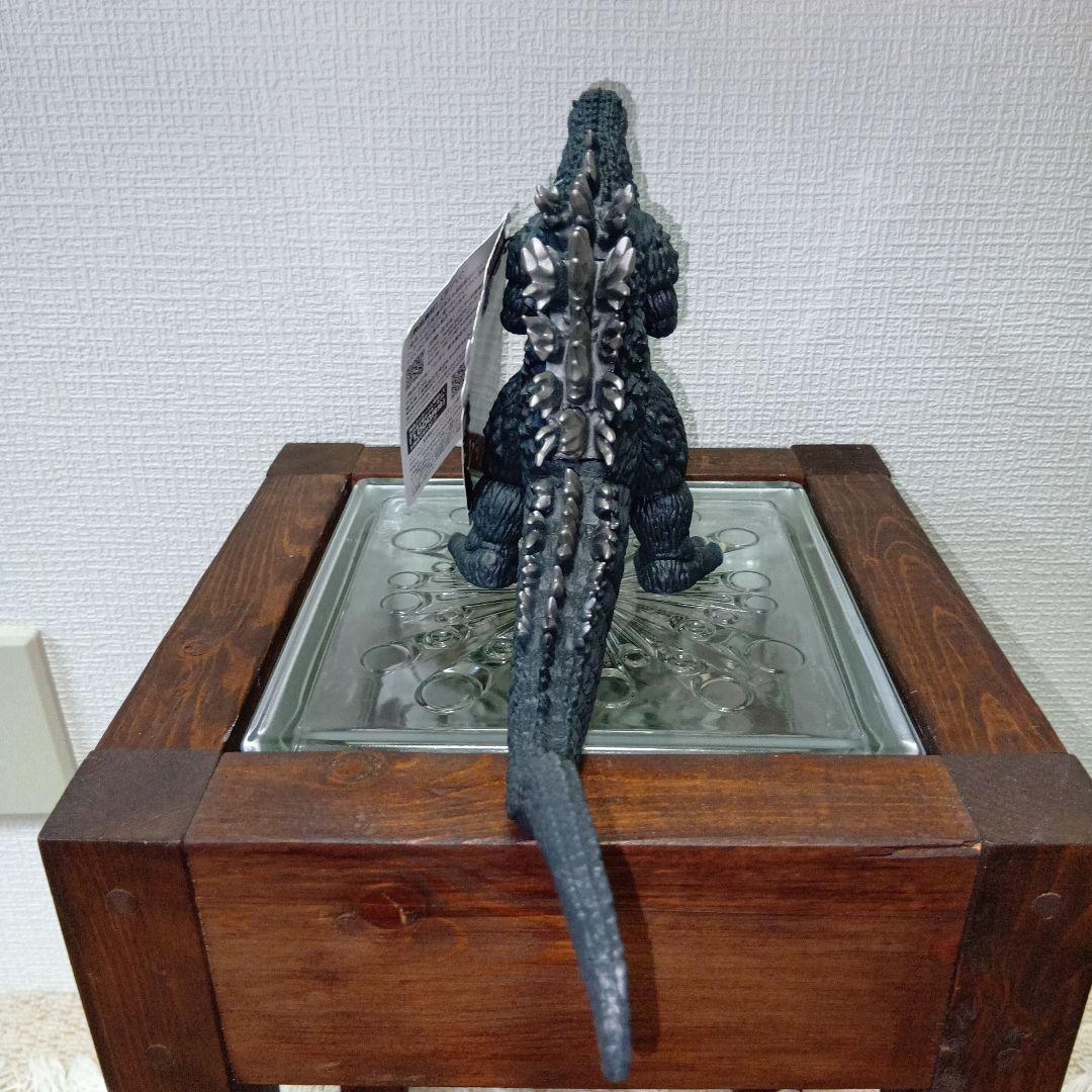 ゴジラ・キングギドラ フィギュア・リキュール激辛３点セット新品