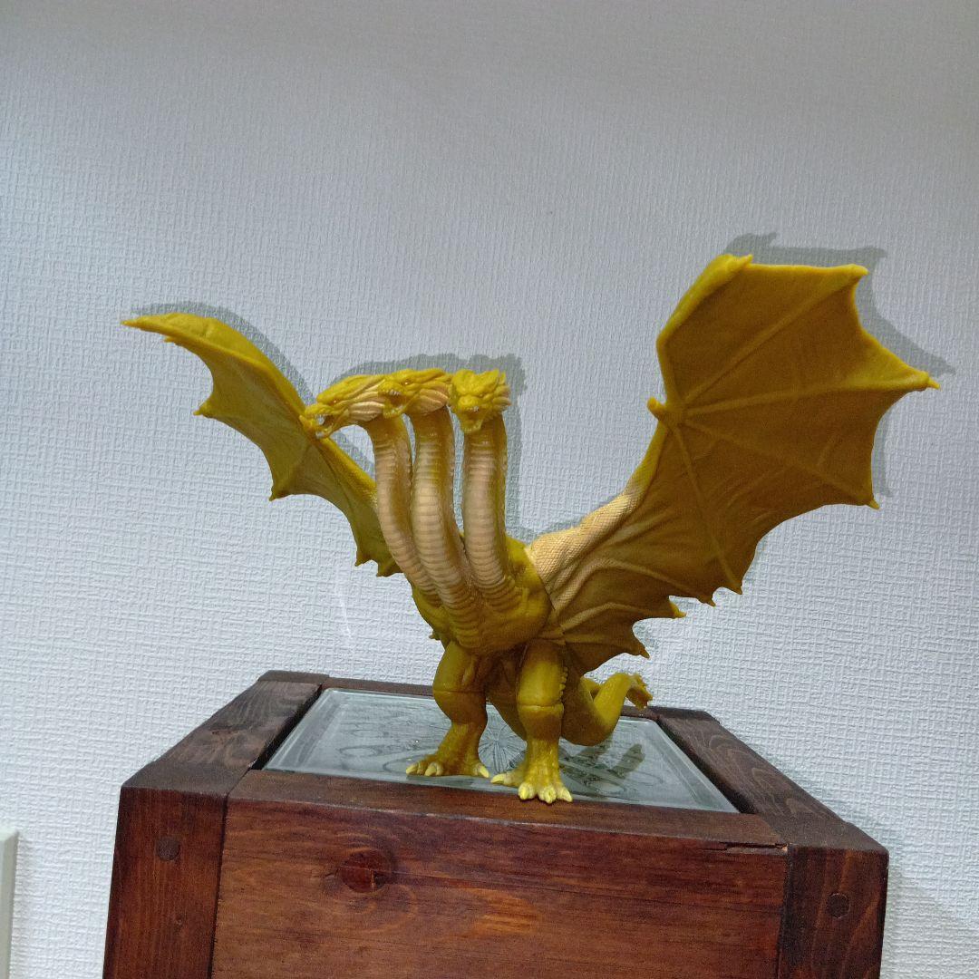 ゴジラ・キングギドラ フィギュア・リキュール激辛３点セット新品