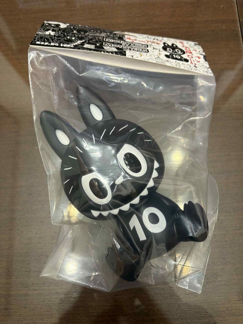 ラブブ LABUBU 10周年限定 icon vinyl フィギュア