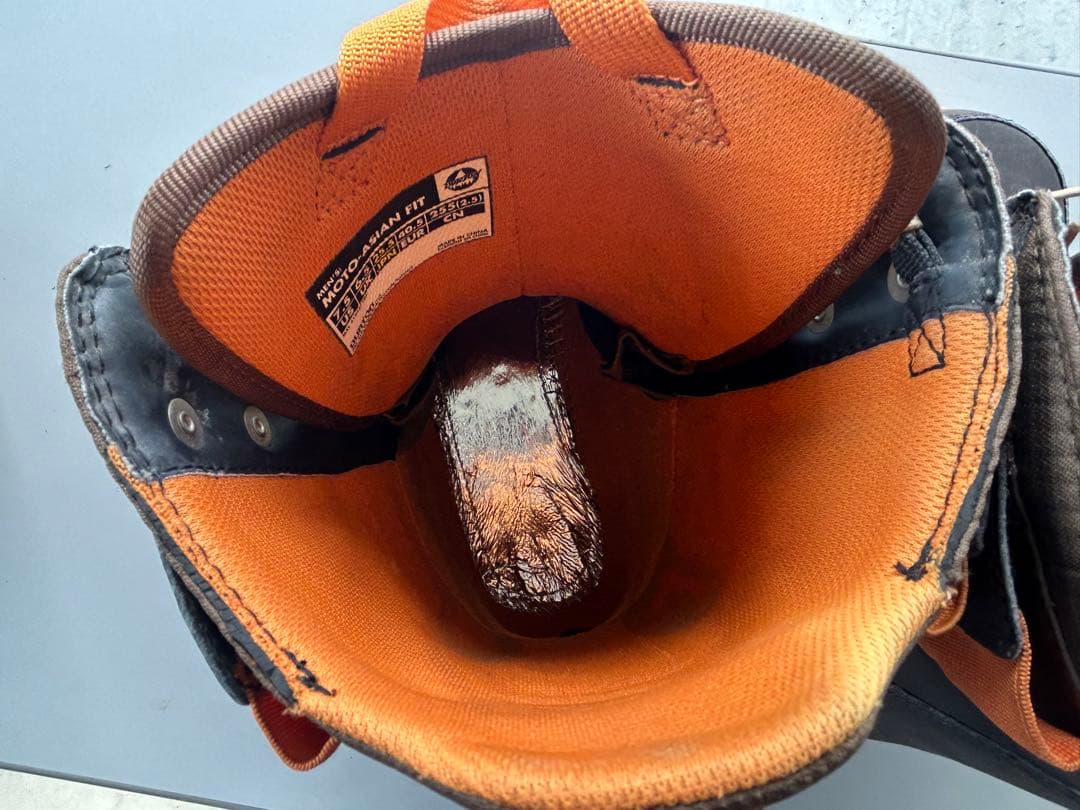 バートンスノーボードブーツMOTO-ASIAN FIT 25.5cm