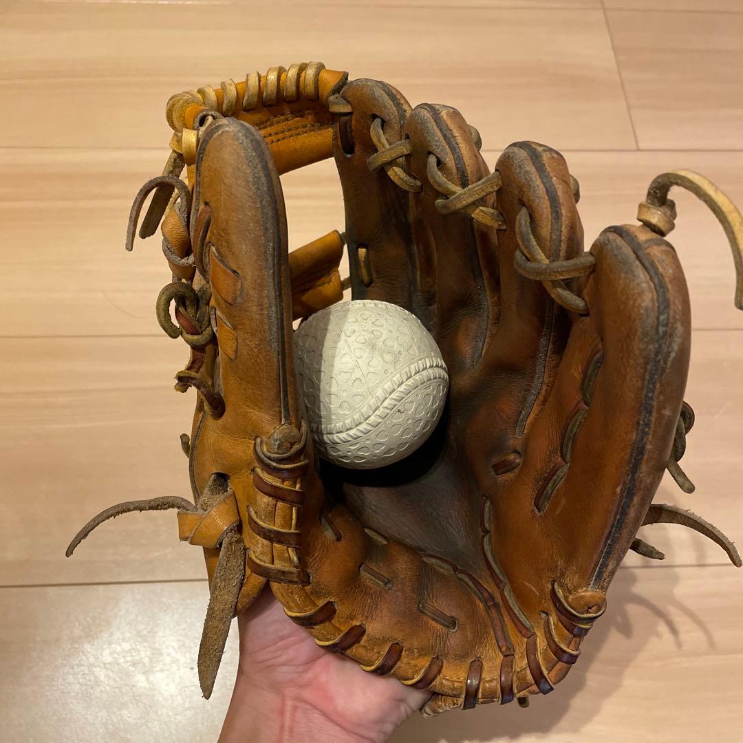 ドナイヤ　硬式内野用グラブ