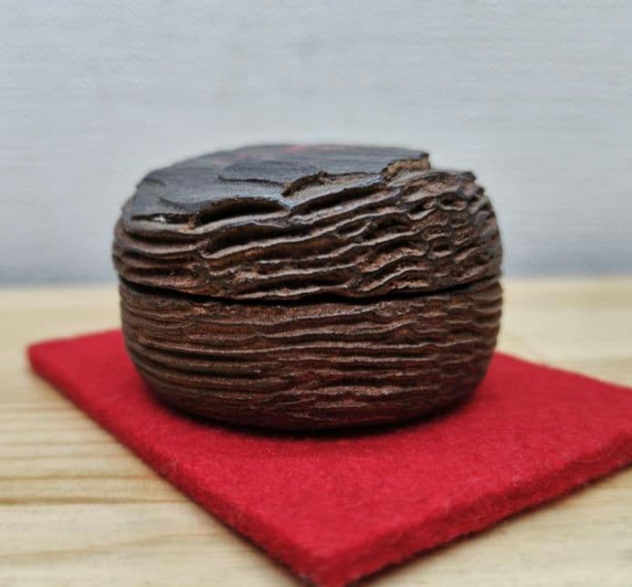 送料込【逢絢亭】茶道具 香合 松皮香合 織部の松を以て 木製 不蔵庵 龍渓 共箱