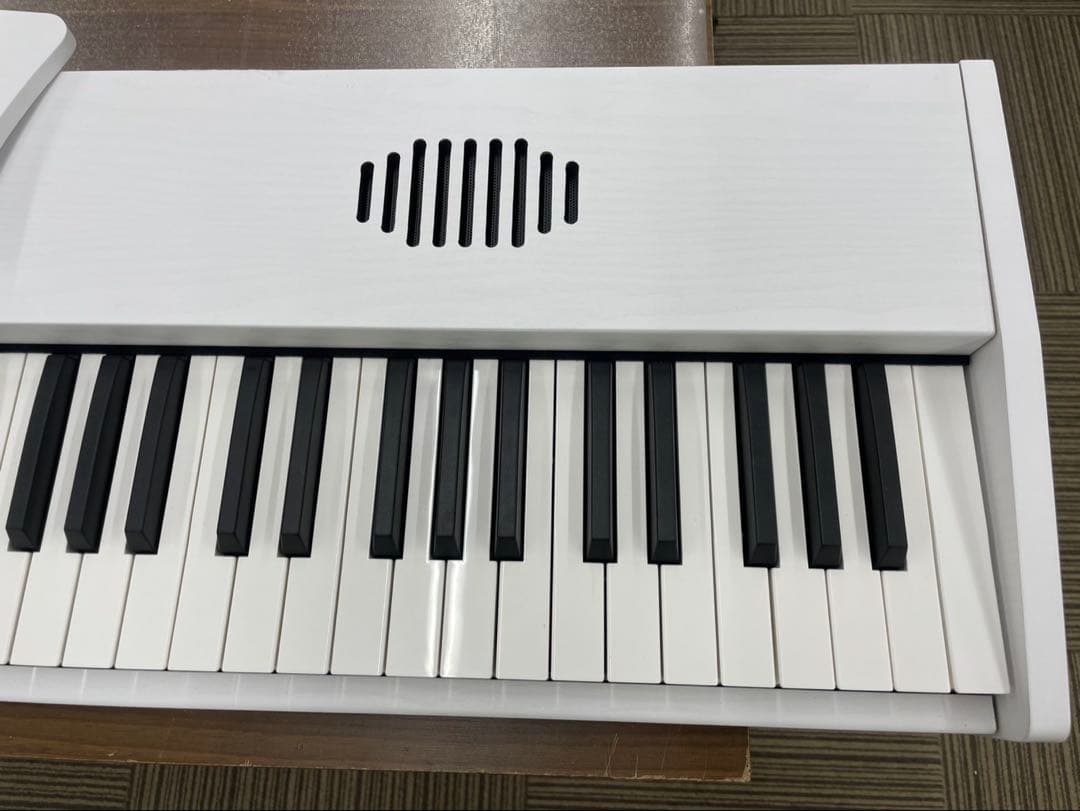 電子ピアノ88鍵盤　給電タイプ　木目調ボディ　ホワイト